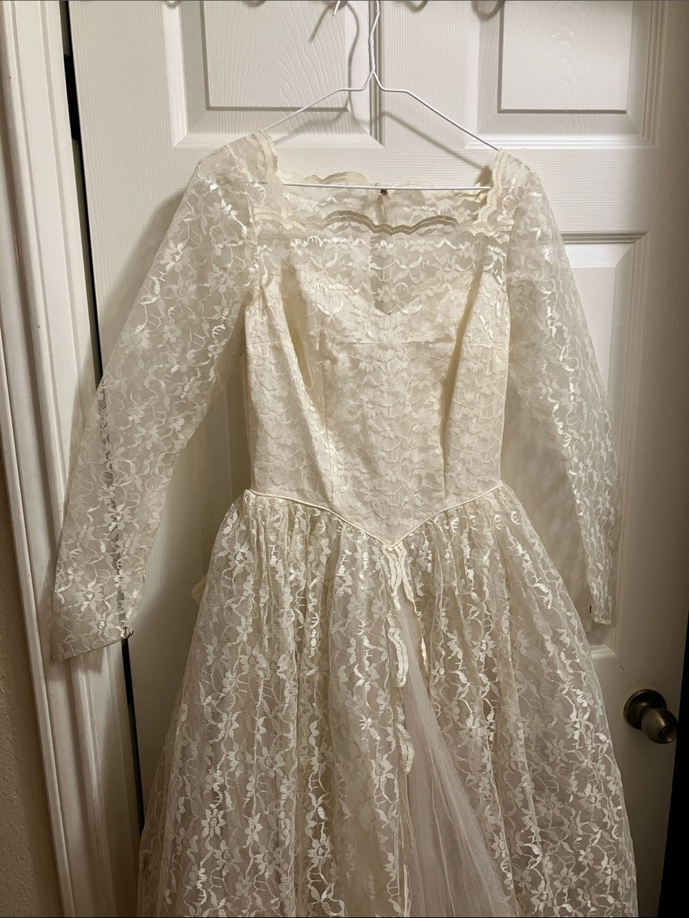 Vintage Kerrybrook Ivory Lace Long-Sleeve Wedding Dress size 12